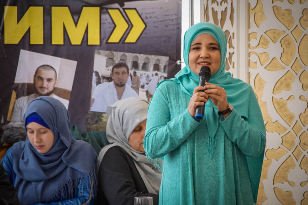 Krym: Začíná soudní jednání s představiteli krymských Tatarů, nezávislé novinářce nebyla umožněna účast.