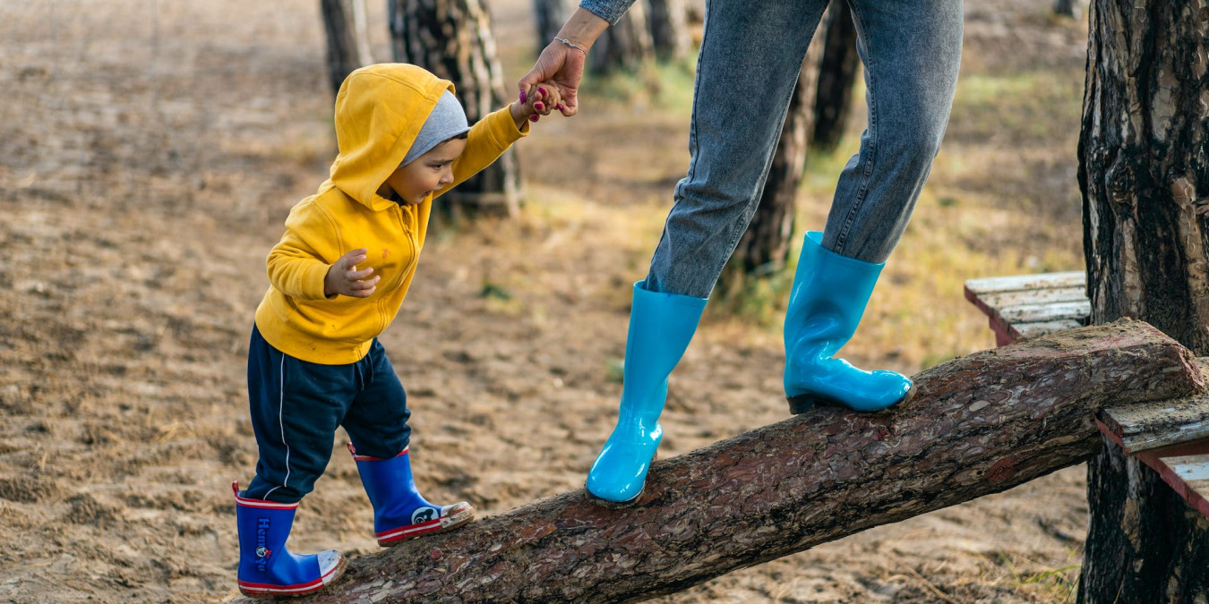 Mám dítě a nízký příjem: můžu si zažádat o přídavek na dítě?