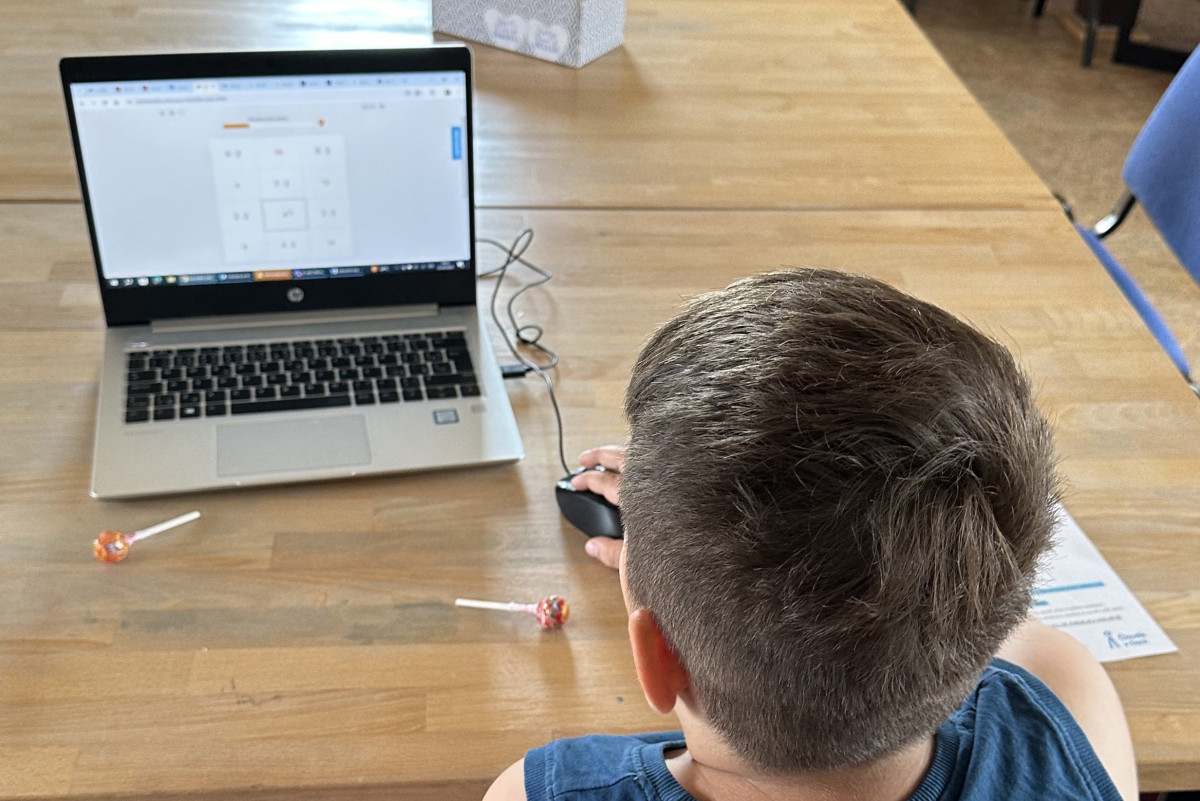 Příběh Adámka: Jak podpora ve škole otevřela dveře k lepší budoucnosti