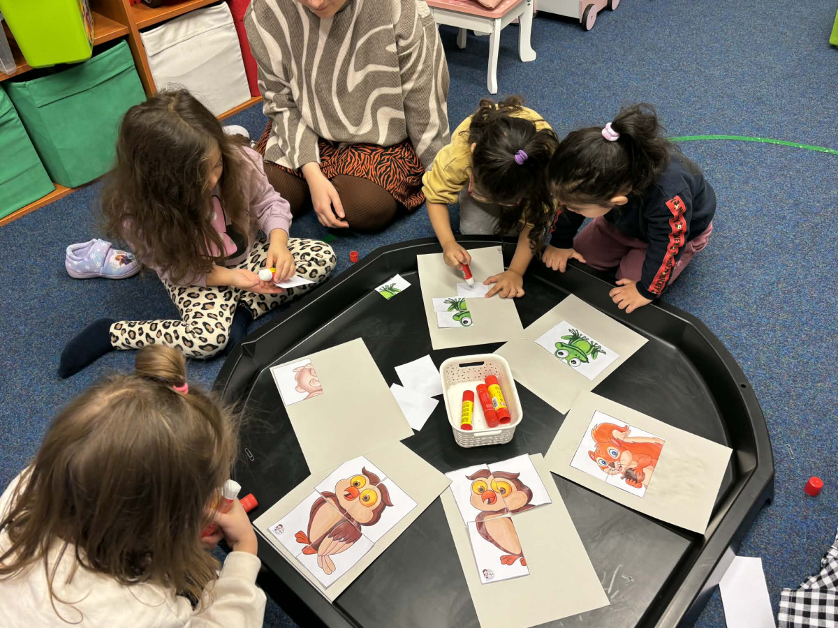 Jeden týden v pražském předškolním klubu