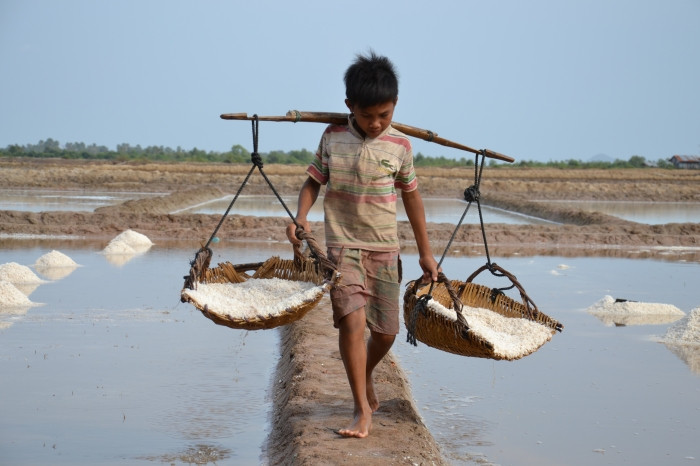 Dětství ztracené v soli a štěrku
