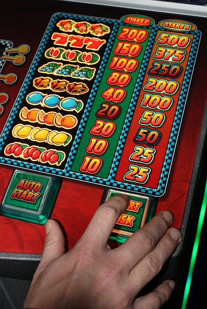 Tisková zpráva: Ústí má hustou síť hazardu, která potápí chudé