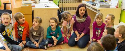 Když děti filozofují, zlepšují se i v matematice. V Anglii se to učí už ve školce