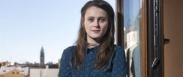 Náctiletí z chudých rodin často podléhají tlaku, místo vzdělávání pracují