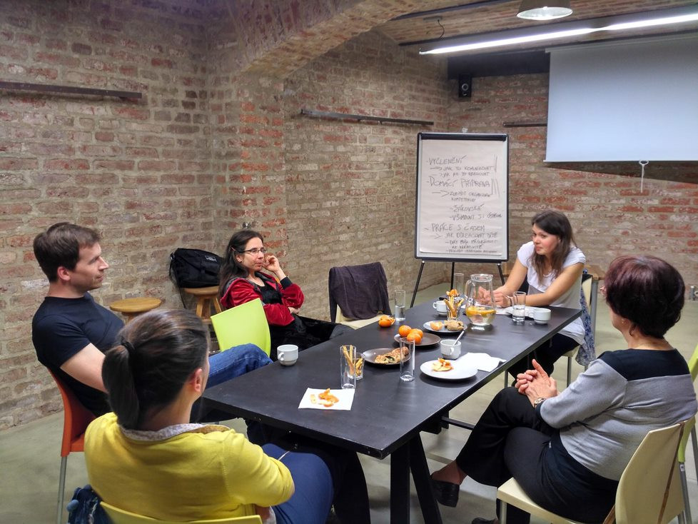 Vystoupit z vlastní sociální bubliny a vrátit dluh společnosti – Dobrovolníci Člověka v tísni