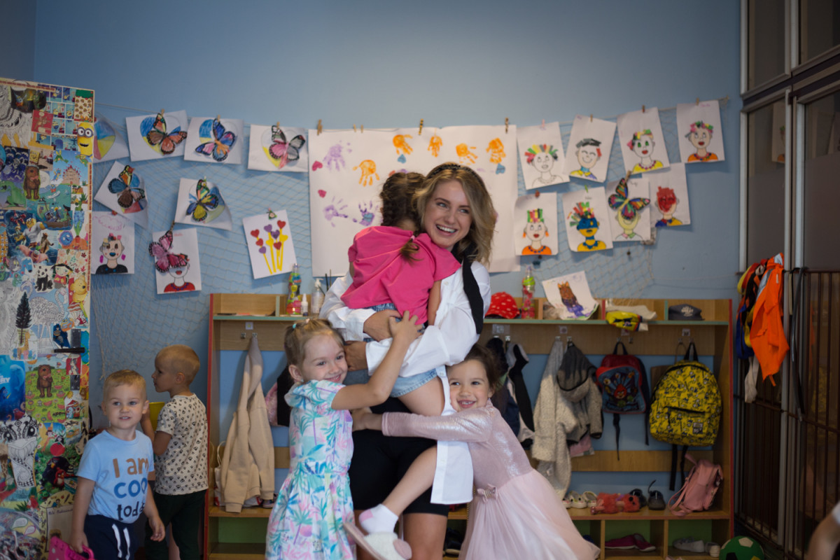 Adaptační skupina poskytuje bezpečné prostředí, ve kterém se můžou ukrajinské děti zotavit z traumatické zkušenosti