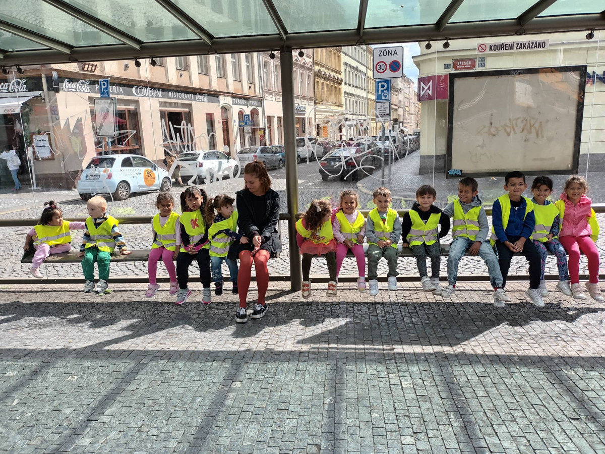 Muzeum strašidel, návštěva mini zoo i procházky lesem. Smíchovský předškolní klub si užil příměstský tábor