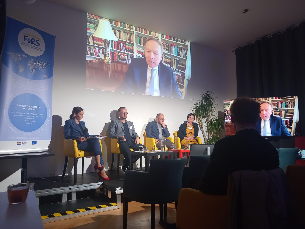 Pusťte si záznam veřejné debaty: Učíme (se) a žijeme v neklidné době