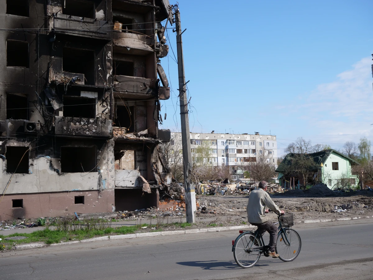 „Bezpečno je jen ve sklepě.“ Humanitární situace na východní Ukrajině se kvůli pokračujícím bojům zhoršuje