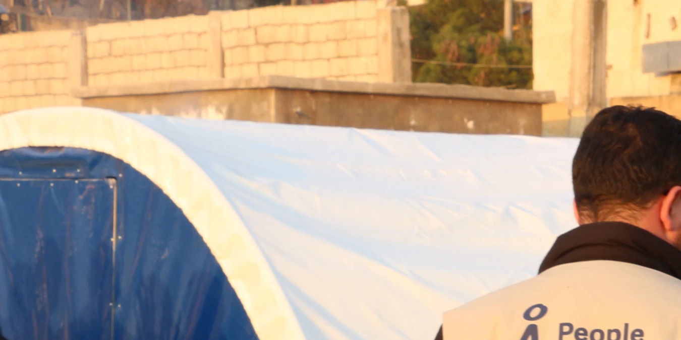 Delivery of ready-to-eat meals and wool clothes in Hayr Jamous village, Salqin sub district, rural Idleb on 10th February 2023, following the earthquake.