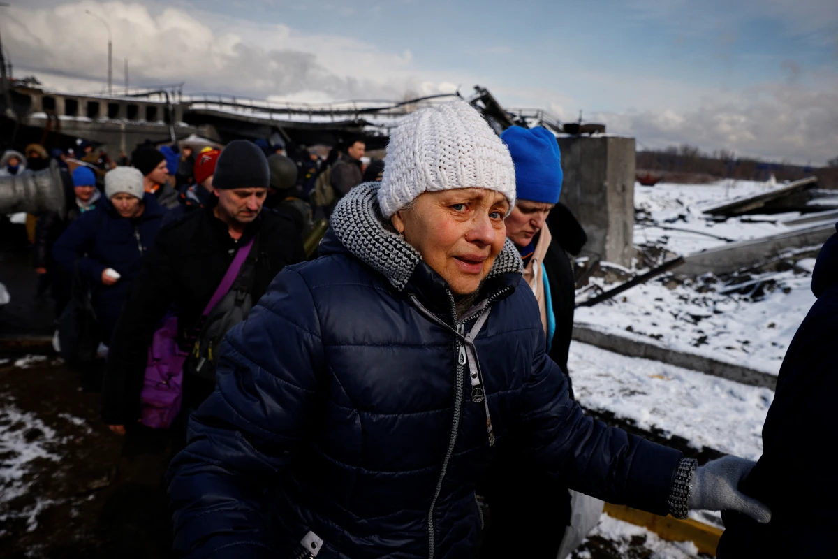 Olgin syn překročil hranice, byl hospitalizován a hned dlužil přes 100 tisíc. Na ukrajinské Help lince pomáháme s komplikovanými případy