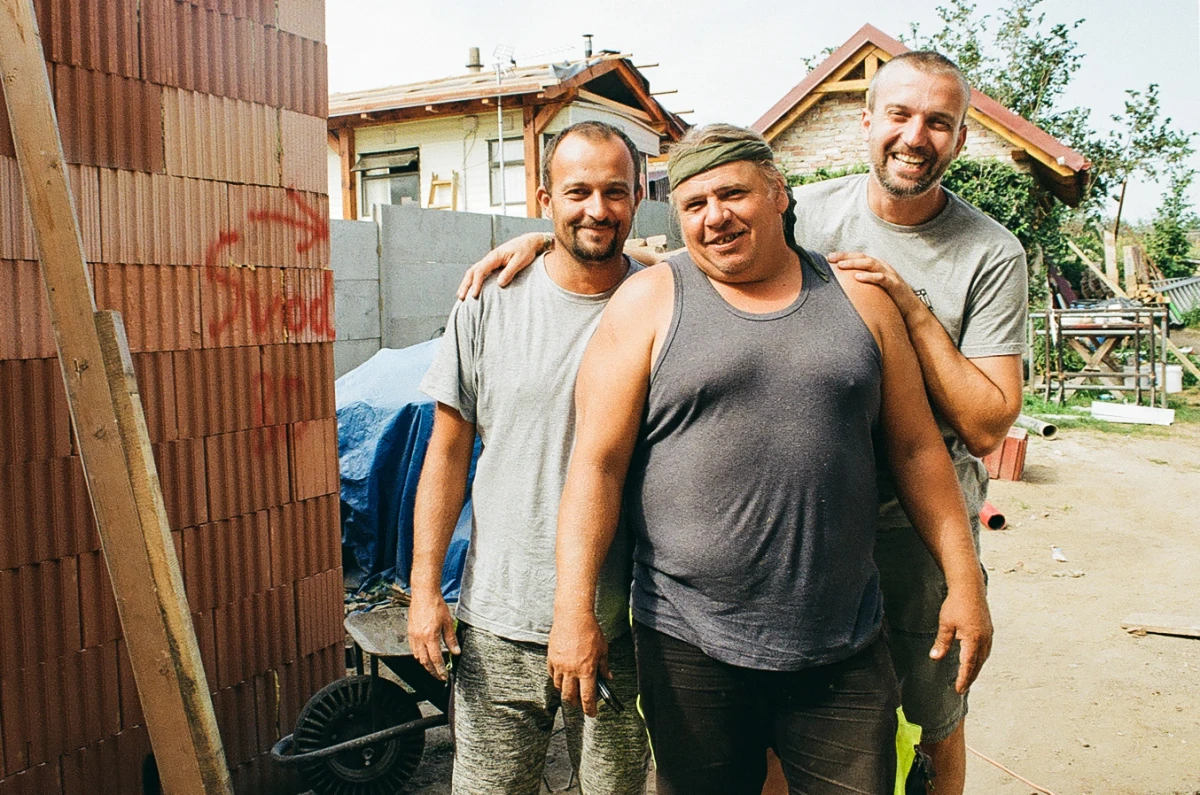 Tři měsíce od tornáda: Moravu trápí před zimou nedostatek řemeslníků