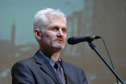 Běloruský režim propustil Alese Bjaljackého, Maryji Kalesnikovu a dalších 121 politických vězňů