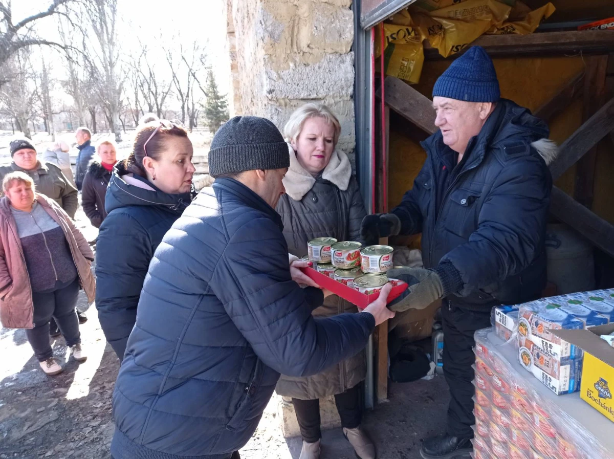 351 milionů obětem války na Ukrajině: dopravili jsme pomoc do Buči, na východě země rozvážíme vodu a potraviny