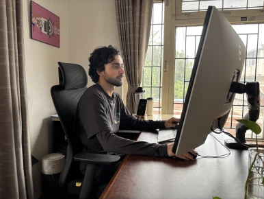 Saurav Gautam: Nalakovat si nehty a změnit svět k lepšímu