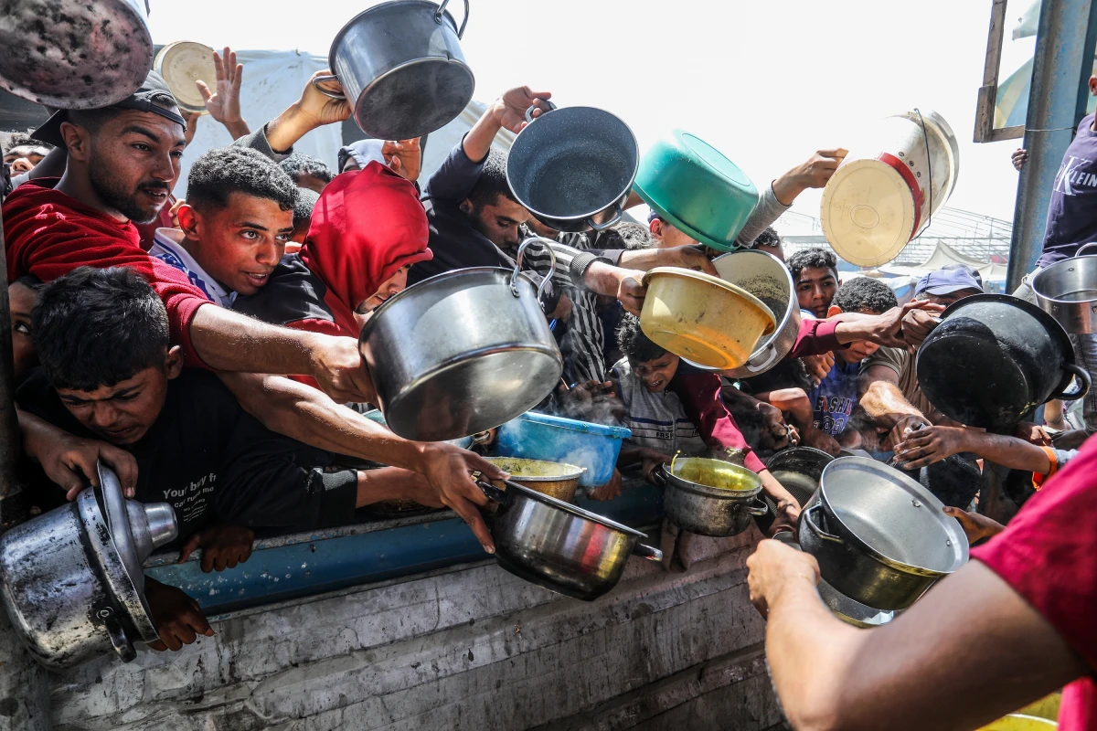 Gaza hladoví. Nedostatkem jídla trpí civilisté i humanitární pracovníci, kteří jim mají pomáhat
