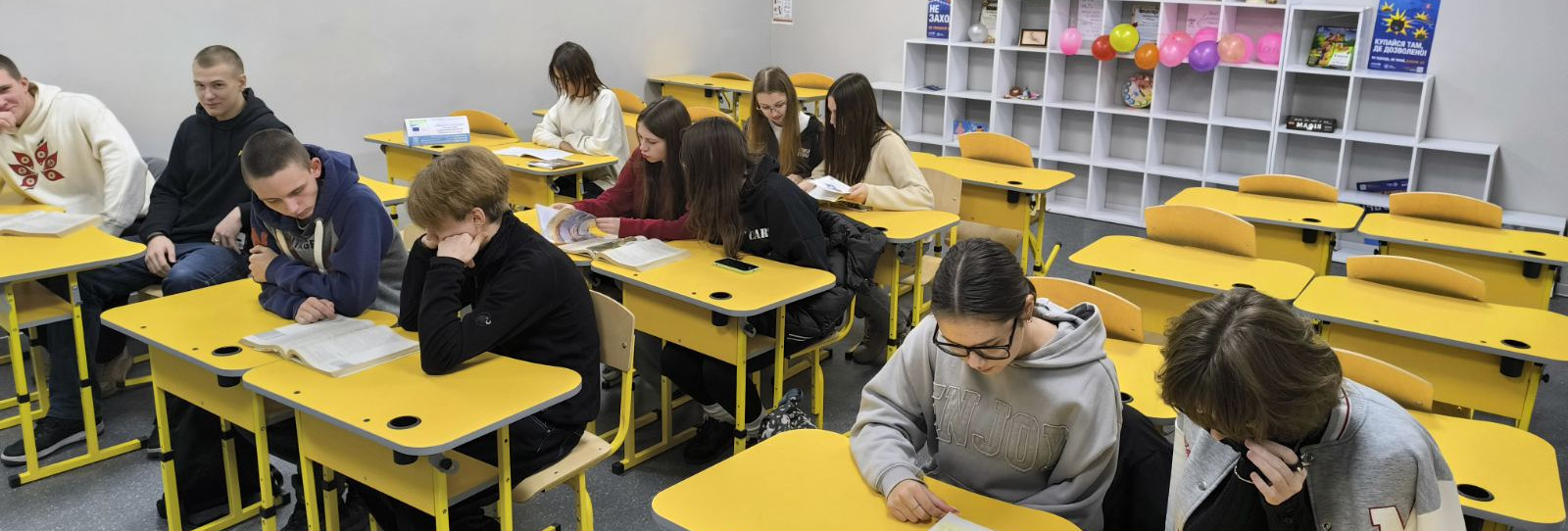 Vyučov&aacute;n&iacute; v krytech pokračuje: jak ukrajinsk&yacute;m dětem pom&aacute;h&aacute;me dohnat zame&scaron;kanou v&yacute;uku
