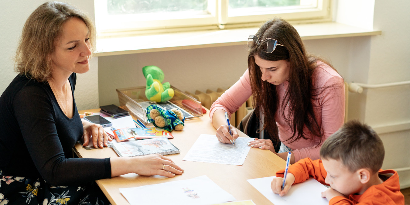 „Děti potřebují lásku a život, nepomáhá, když máma denně pláče,“ říká ukrajinská psycholožka 