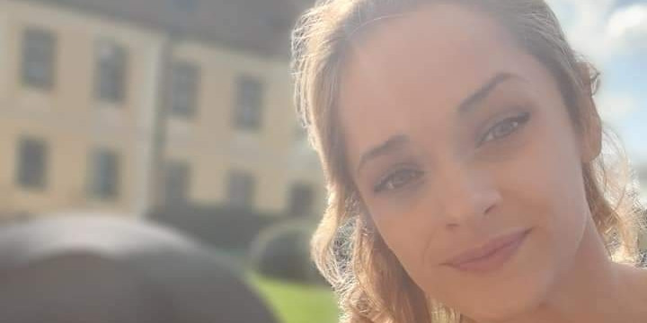 Byla v tíživé situaci a stala se naší klientkou. Teď si doplnila vzdělání a začíná u nás pracovat