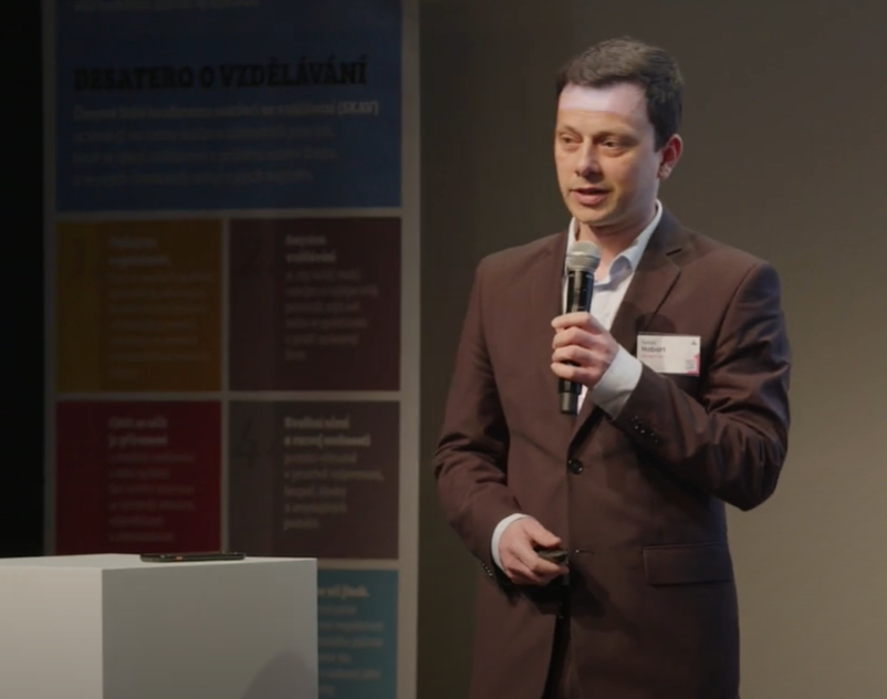 Tomáš Habart na konferenci Úspěch pro každého žáka 2023: Decentralizace vzdělávací soustavy brání snižování nerovností ve vzdělávání