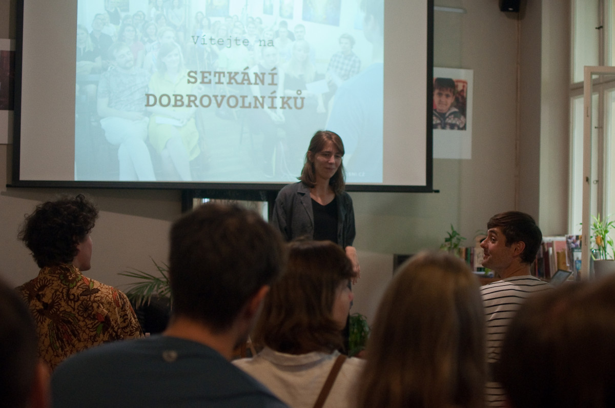 „Dobrovolnictví je pro mě smysluplně vynaložený čas.“ Staňte se dobrovolníky Člověka v tísni!