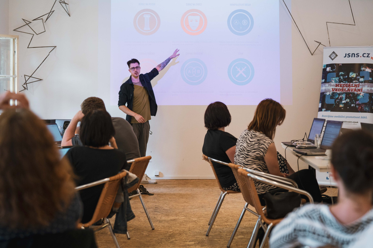Digitální závislosti a zdravé návyky: seminář pro učitele v Plzni s praktickými tipy do výuky