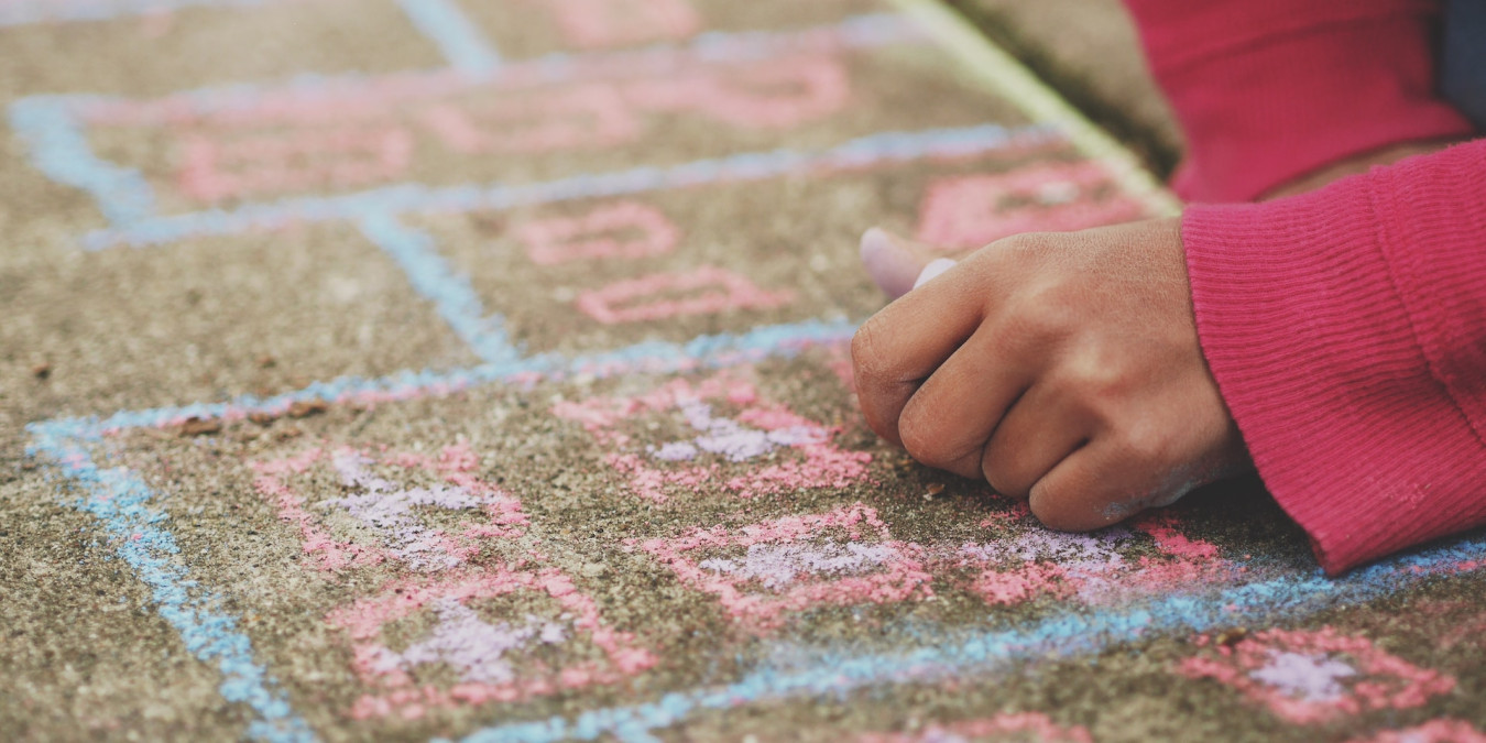 Šest důvodů, proč děti potřebují domov. V sociálním bydlení v Praze jsme podpořili 60 rodin s celkem 200 dětmi