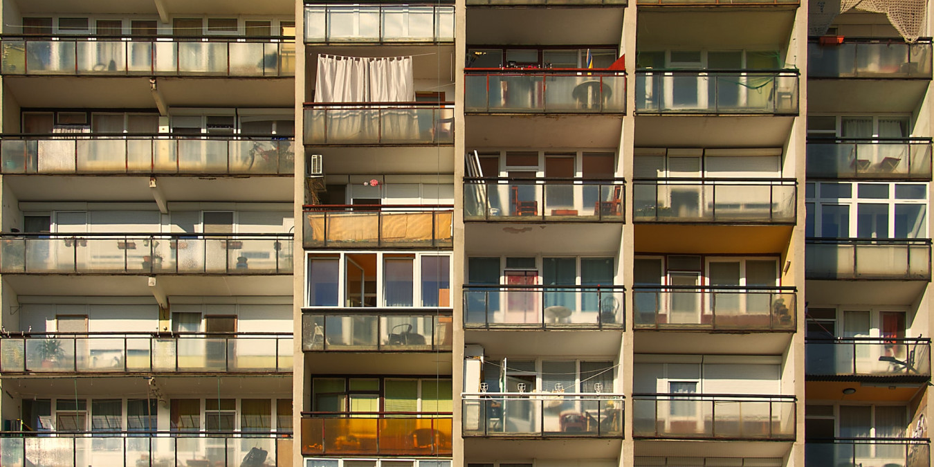 Narazili jsme na nový byznys s chudobou: za zprostředkování příspěvku na bydlení si účtuje i tisíce měsíčně