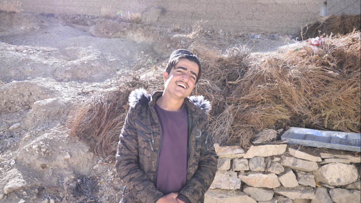 „Konečně můžeme splatit půjčku, koupit si pšenici a rýži a nebo benzin,” říká Zahid z Afghánistánu. Finanční pomoc od nás získalo 17 172 lidí.