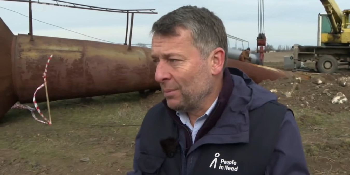 Události ČT: „Pokud se všechno povede, poteče voda jako před válkou,” říká Šimon Pánek o naší pomoci na Ukrajině