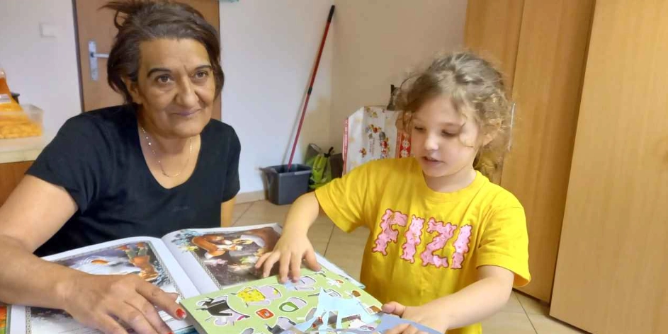 Babičce s vnučkou se nedaří pronajmout si byt. Vláda bude brzy hlasovat o návrhu zákona o podpoře v bydlení