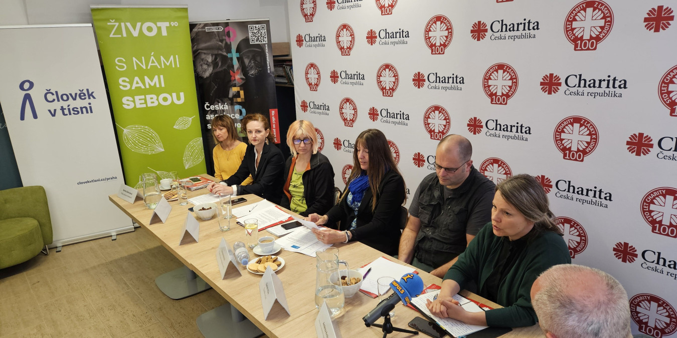 Sociální práce v ohrožení. Vláda zadržuje více než 6 miliard korun na pomoc nejzranitelnějším