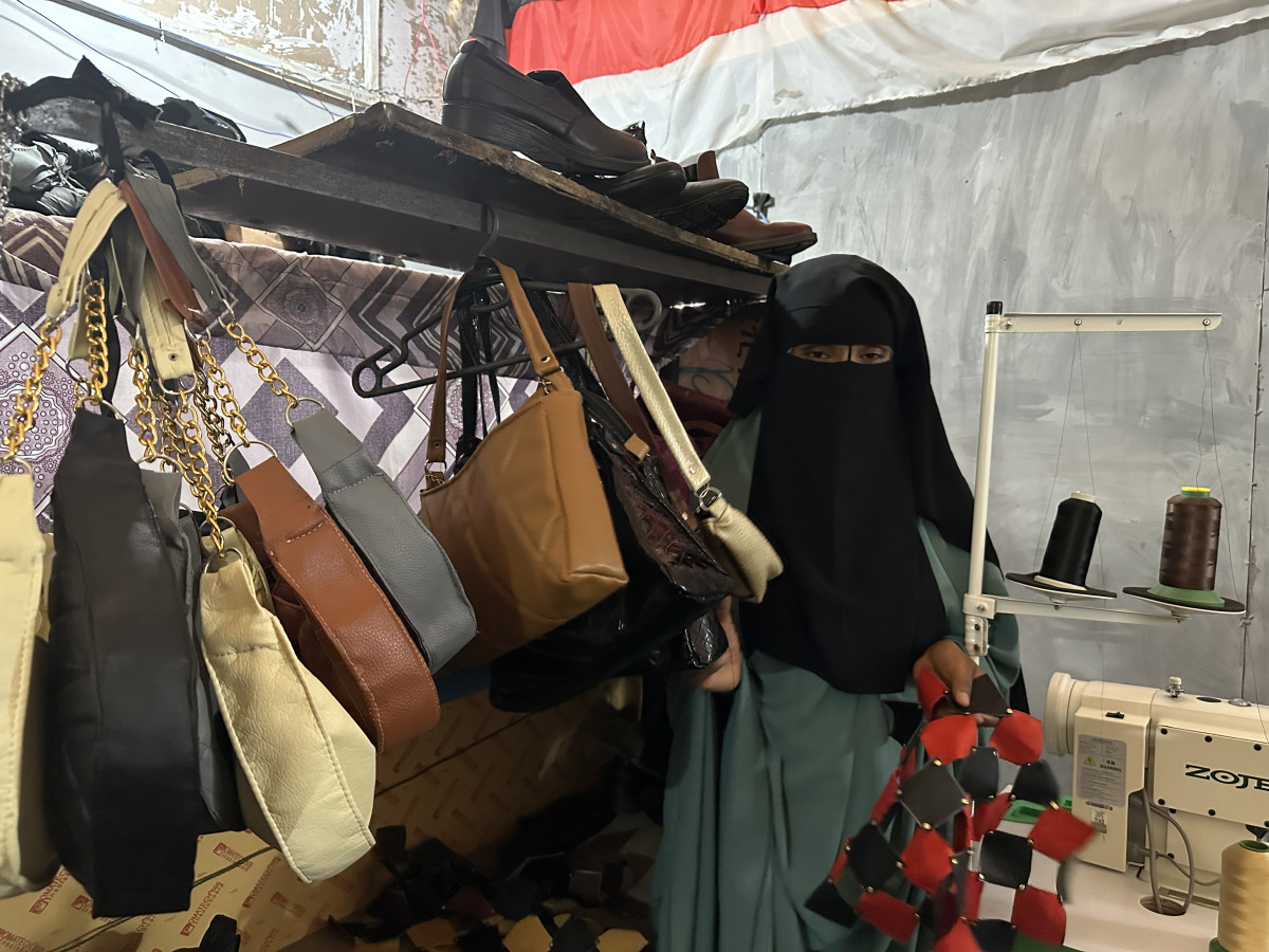 Jeden šicí stroj a velký sen: Yetimwork vytváří pracovní místa pro ženy v kožedělném sektoru v Etiopii