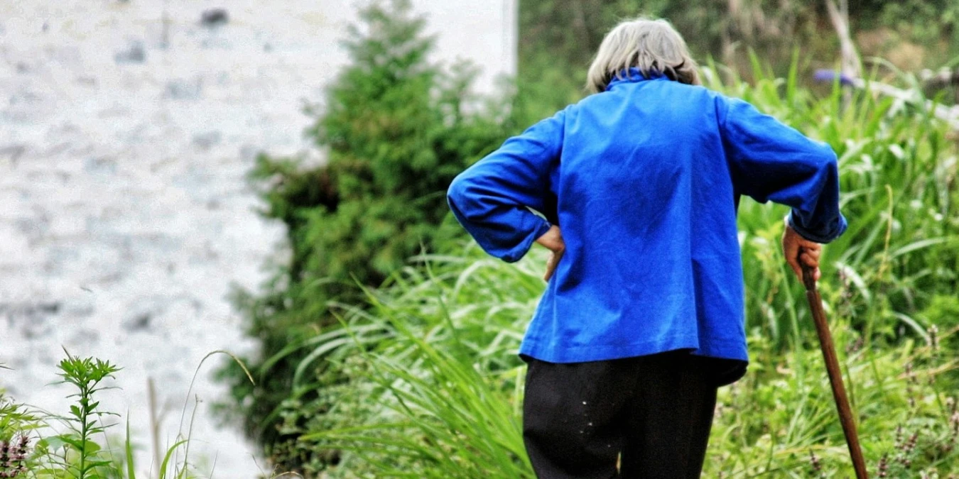 Přišla o manžela a teď nejspíš i o dům. Zděděné dluhy jí pomáhá řešit naše dluhová poradkyně 