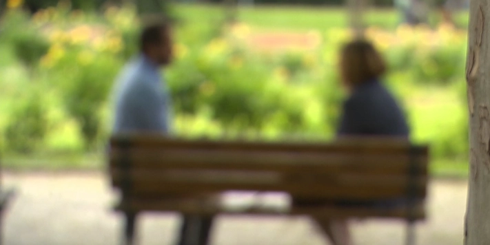 Události České televize: Příběh paní Jany může prožít kdokoliv – vážná nemoc v rodině, pak dluhy. Našla ale cestu ven