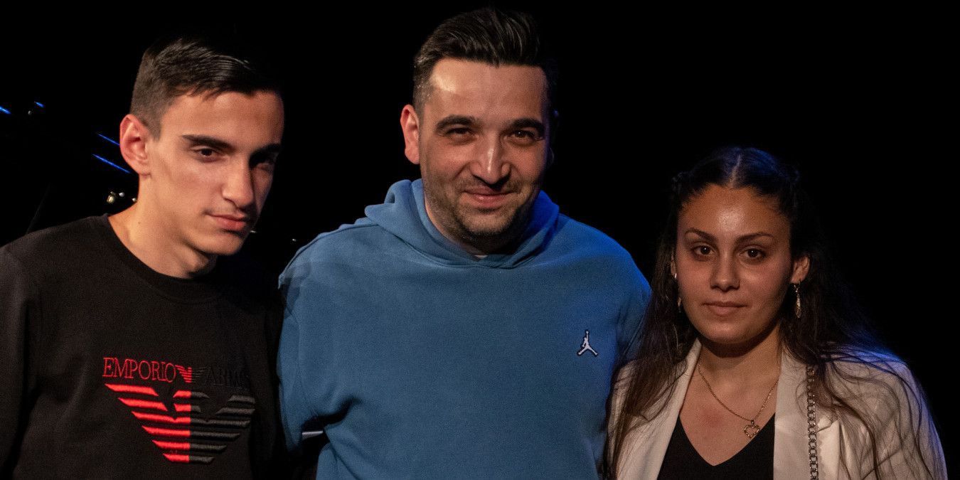 Setkání s úspěšným muzikantem Tomášem Kačem: Inspirující příběh talentu a vytrvalosti