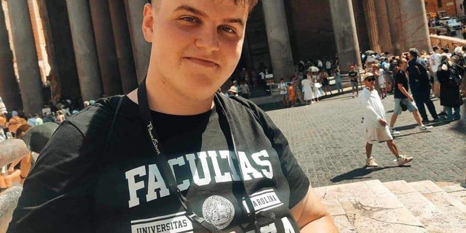 Čtyři pětiny dětí z našich vzdělávacích programů se dostaly na střední školu! Jakub už studuje práva