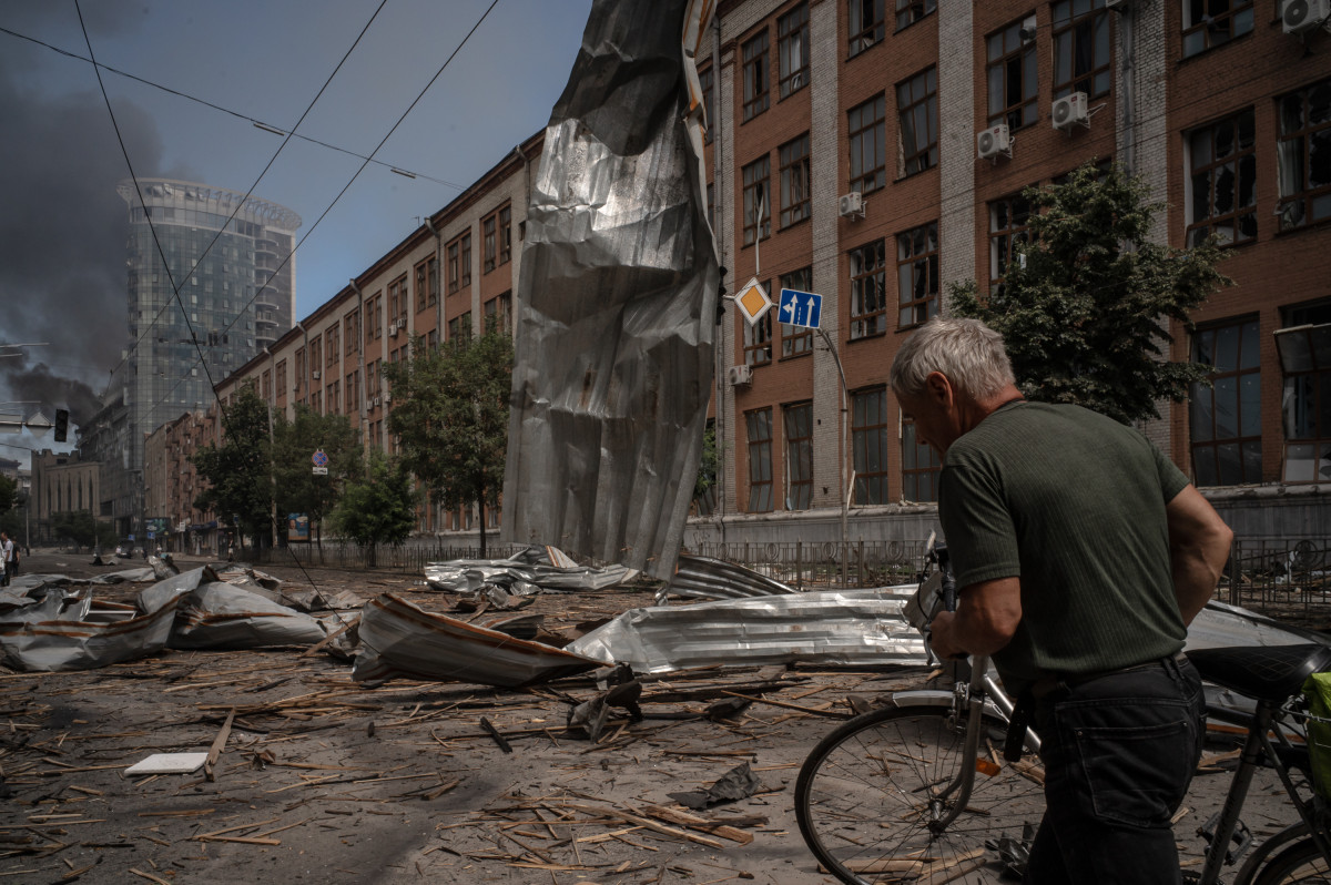 Zmařené životy: Důsledky bezcitného ruského útoku na ukrajinské nemocnice a domovy