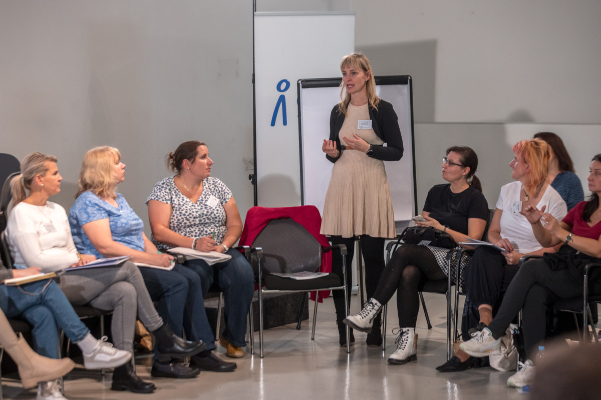 Nabízíme školám skupinové i individuální supervize pro vyučující. Domluvte si podporu pro vaši školu!