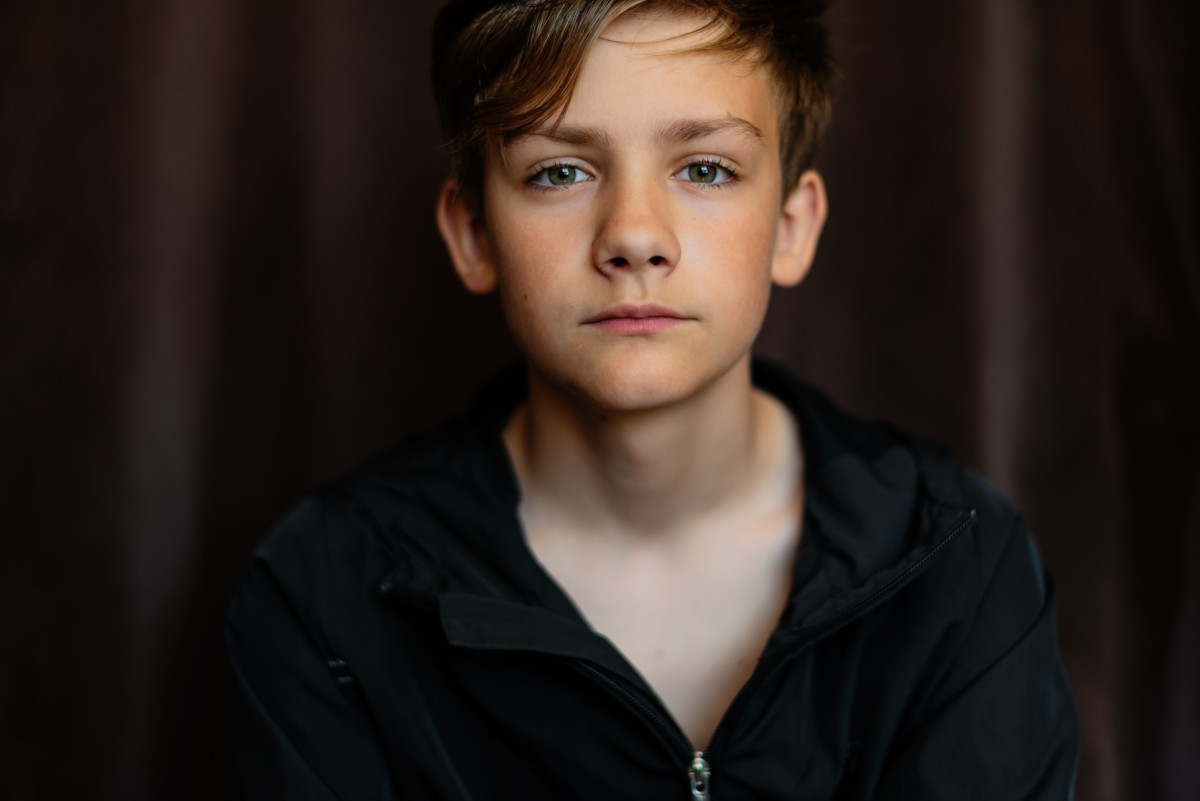 Chlapec se smutným výrazem