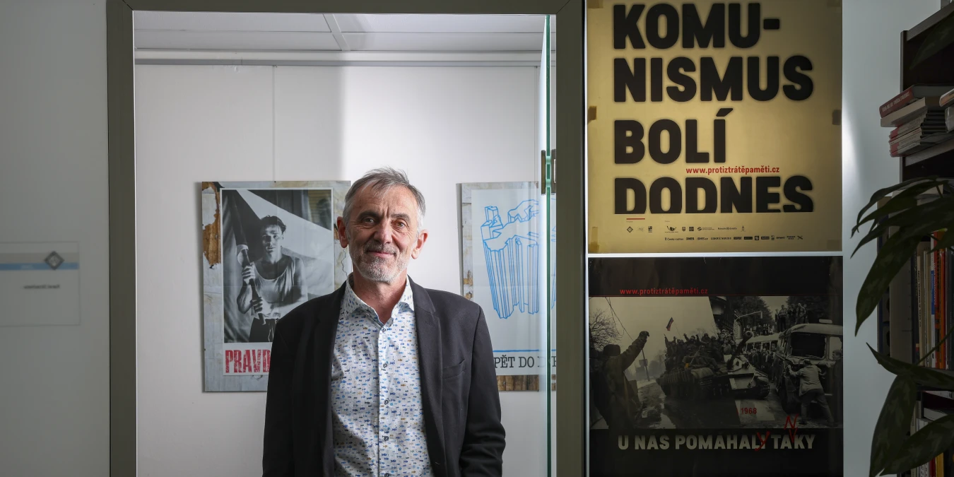 Antikomunismus by měl být základní výbavou všech demokratů, říká Karel Strachota, ředitel Jednoho světa na školách