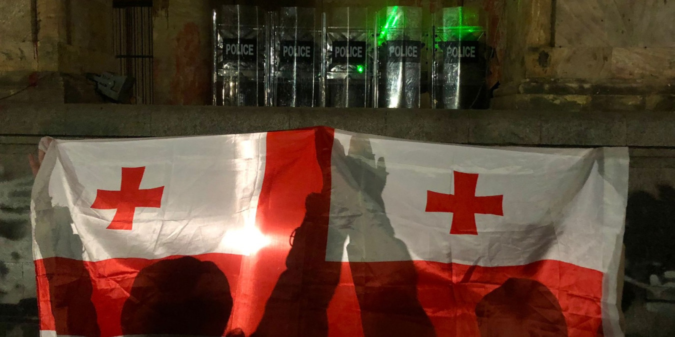 Vyjadřujeme solidaritu s gruzínskou občanskou společností a odsuzujeme veškeré násilí