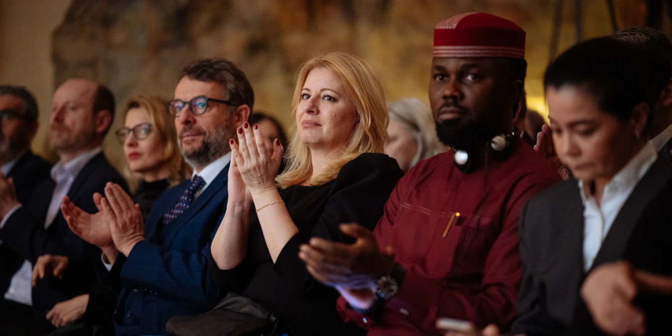„Svoboda je vlastnost jednotlivce, ne abstraktní veličina.“ Zuzana Čaputová s apelem na osobní odpovědnost předala letošní ceny Homo Homini 