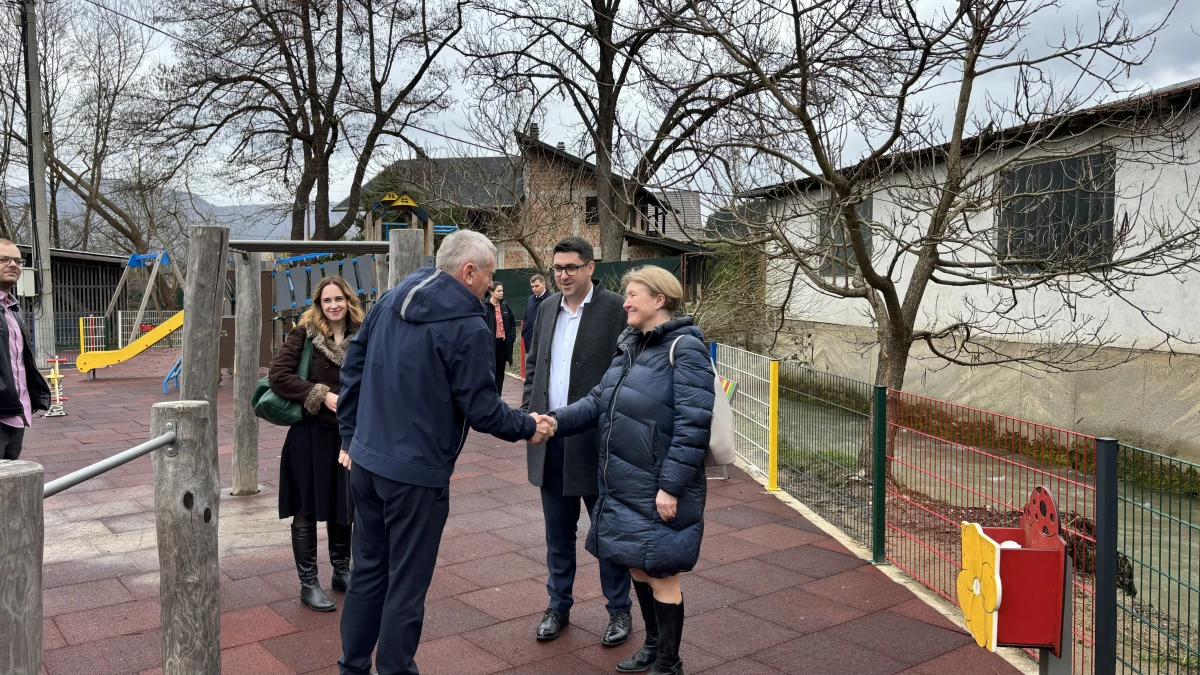 První pomoc po povodních přišla do Kreševa z Česka: V Bosně a Hercegovině jsme opravili dětské hřiště i potrubí