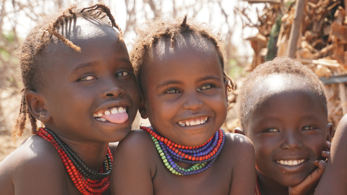 Lidé z kmene Dasenech opakovaně čelí povodním. Díky finanční pomoci se o sebe dokáží postarat