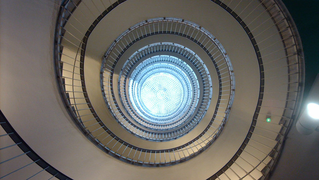 Cesta z dluhové spirály ..