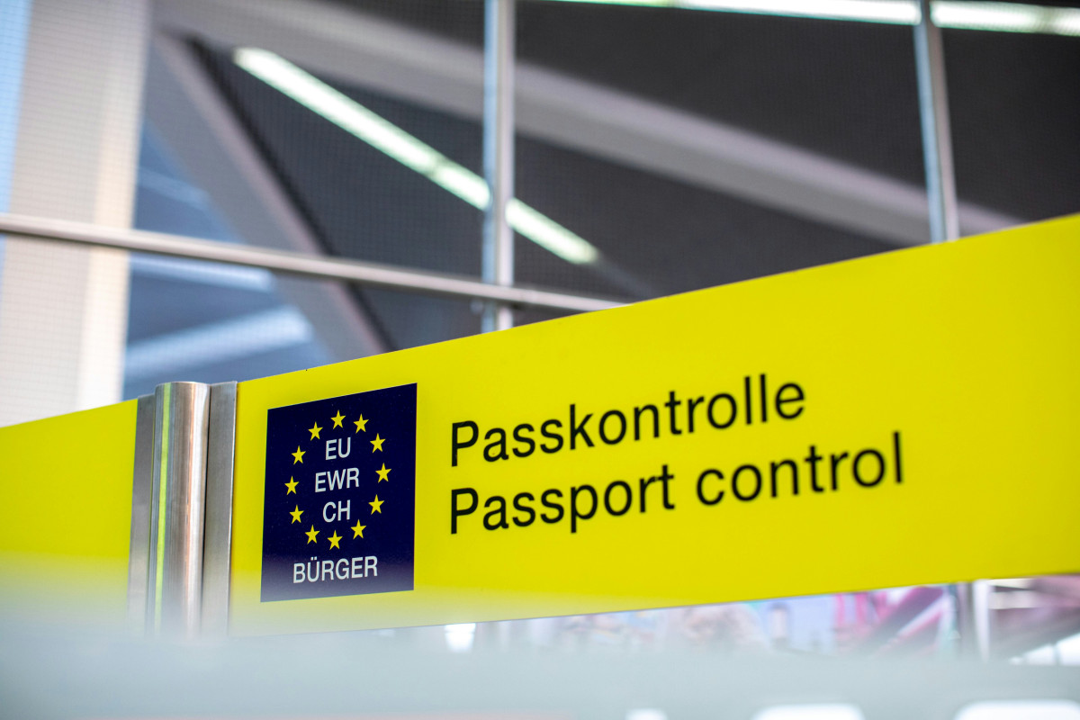Šance na azyl v EU? V Německu fifty fifty, v Česku 20 %. Migrační pakt to má změnit
