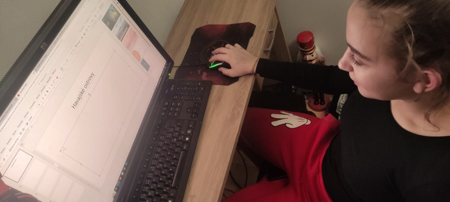 Sbírka počítačů už 5 let mění životy: 2 500 zařízení pomohlo dětem i rodinám v nouzi po celé ČR