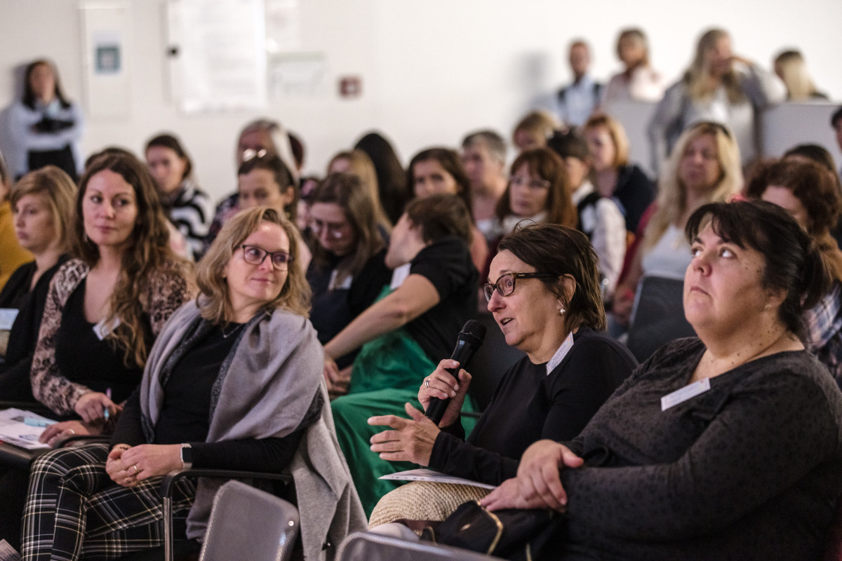 Sledujte živý přenos z 8. ročníku konference S asistenty k lepší škole