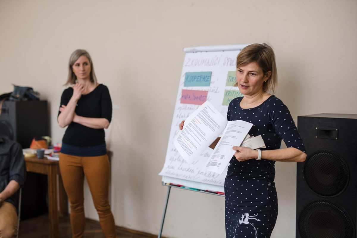 Týdeník Respekt o Filozofii pro děti: Může být slon domácí zvíře? Jsou barvy skutečné? A má přednost morálka před zákony?